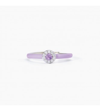 Anillo de plata 925 con esmalte violeta y circonitas blancas 1,
25 mm, circonita central violeta 3 mm. Tamaño ajustable de 11 a 19 mm.