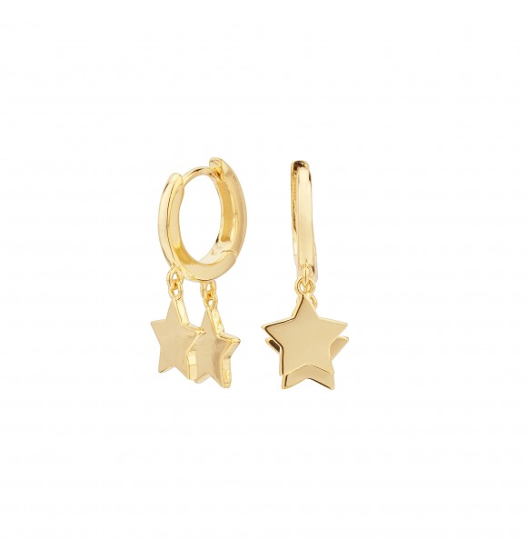 Pendientes tipo criolla de plata chapado en oro amarillo con motivo de estrellas.